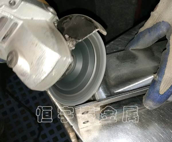 不銹鋼焊管的時(shí)候我們需要注意什么