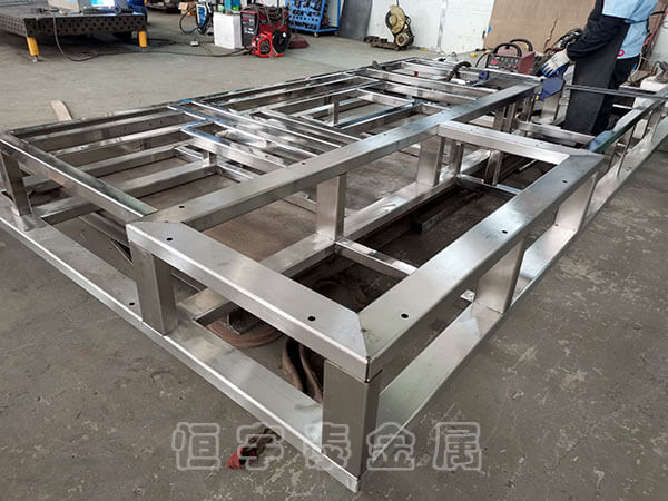 詳細介紹了焊接加工的優點