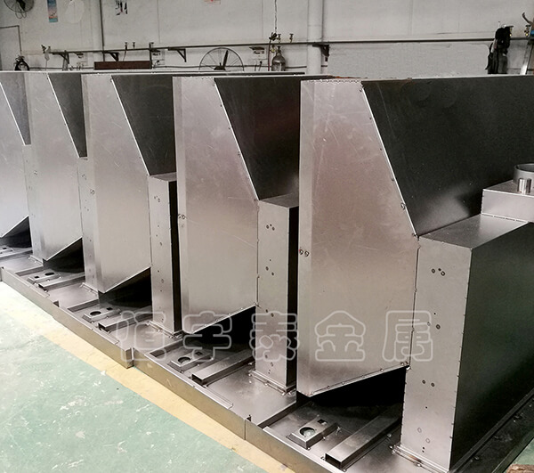 在鈑金加工過(guò)程中存在哪些數(shù)控加工方法